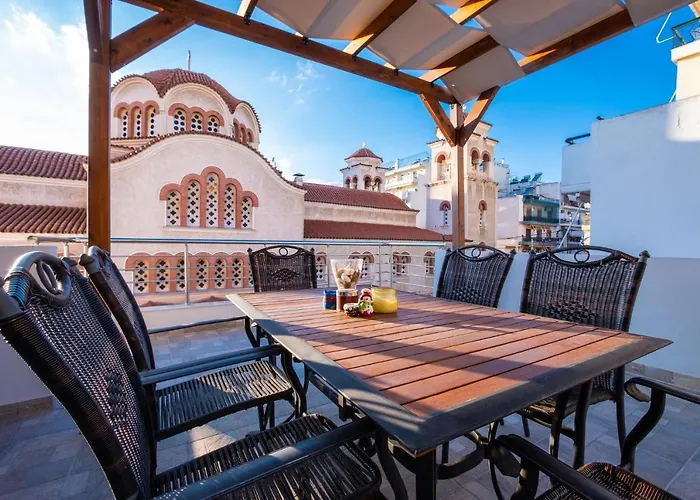 Bright Apartment In Piraeus